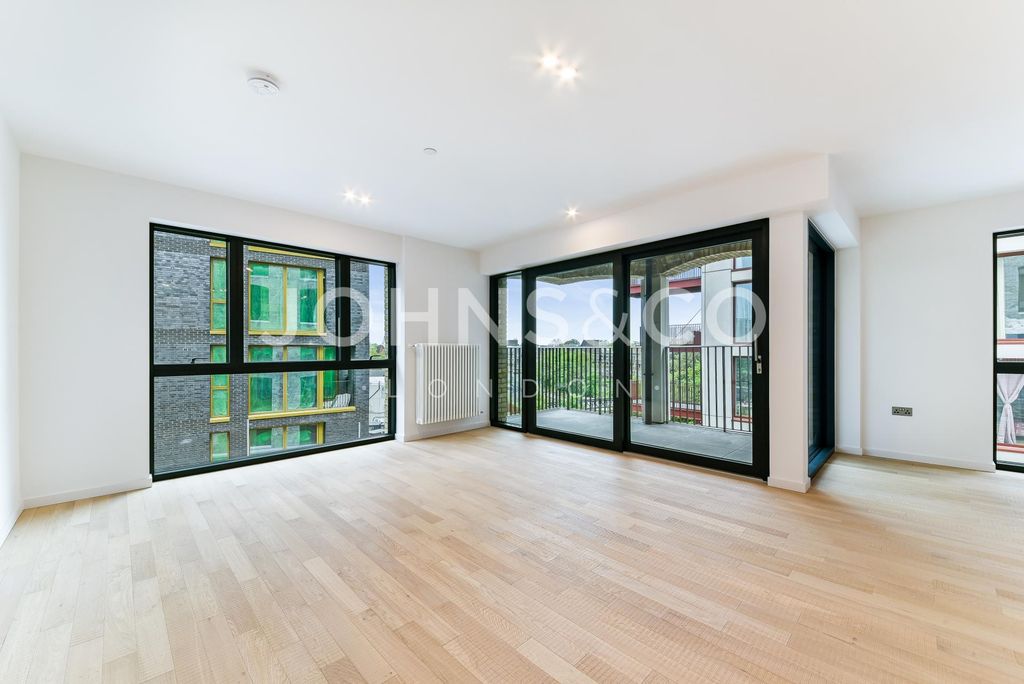 Property photo 3 of 10