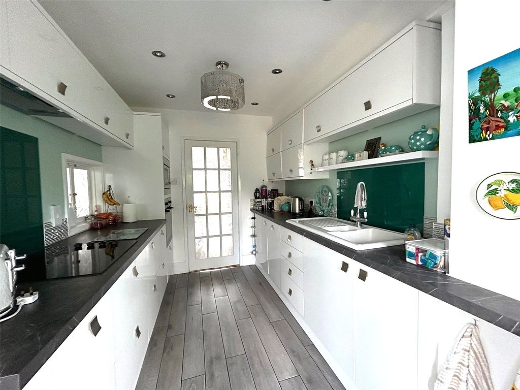 Property photo 2 of 14 Picture No. 27