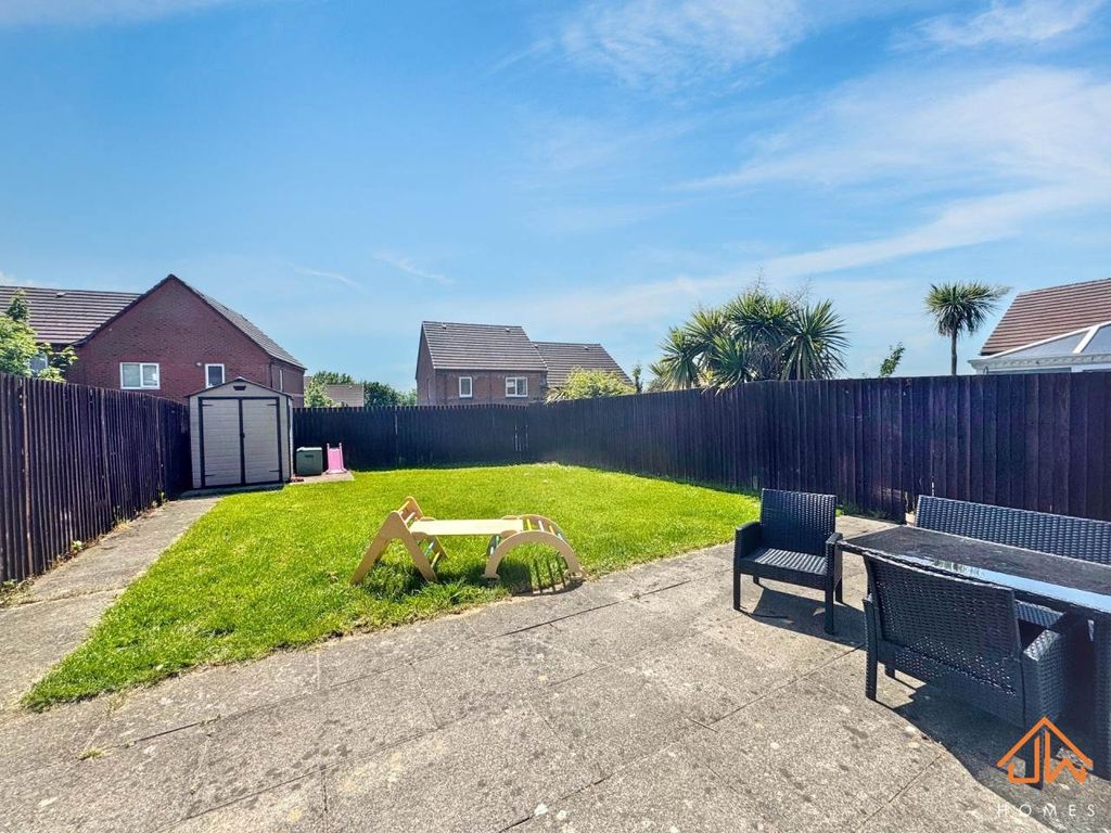 Property photo 3 of 18 Rear Garden 1