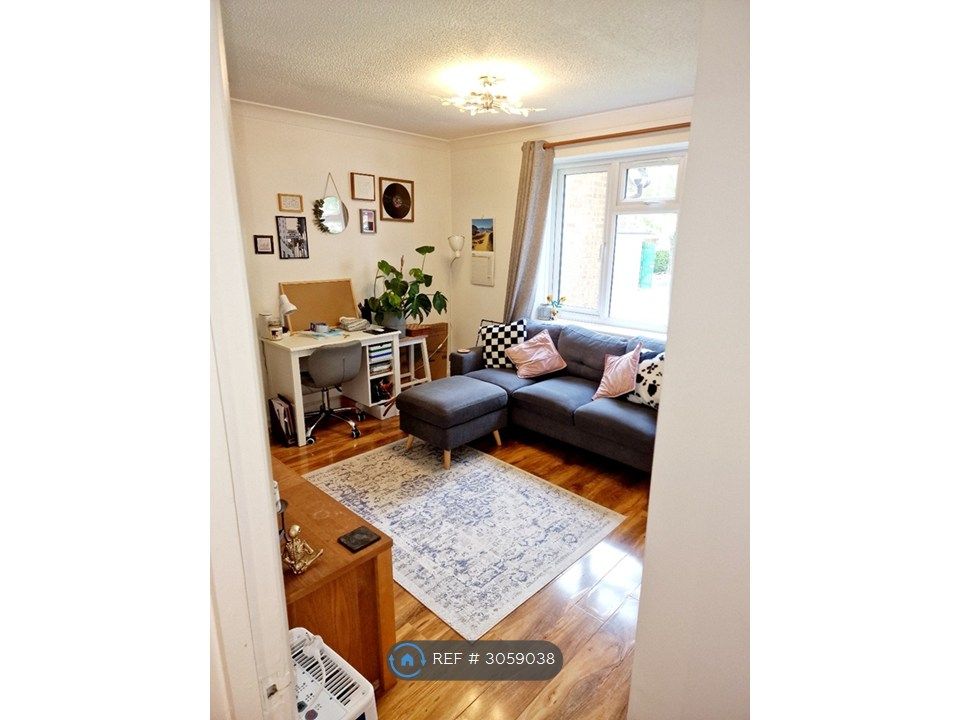 Property photo 3 of 5 Living Lounge