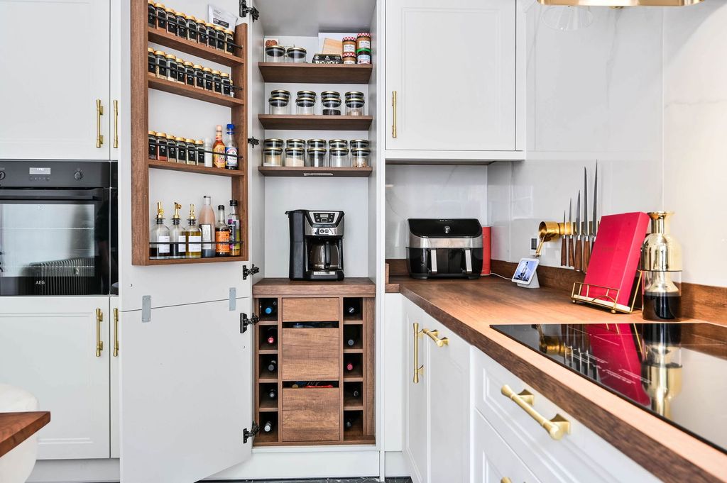 Property photo 3 of 22