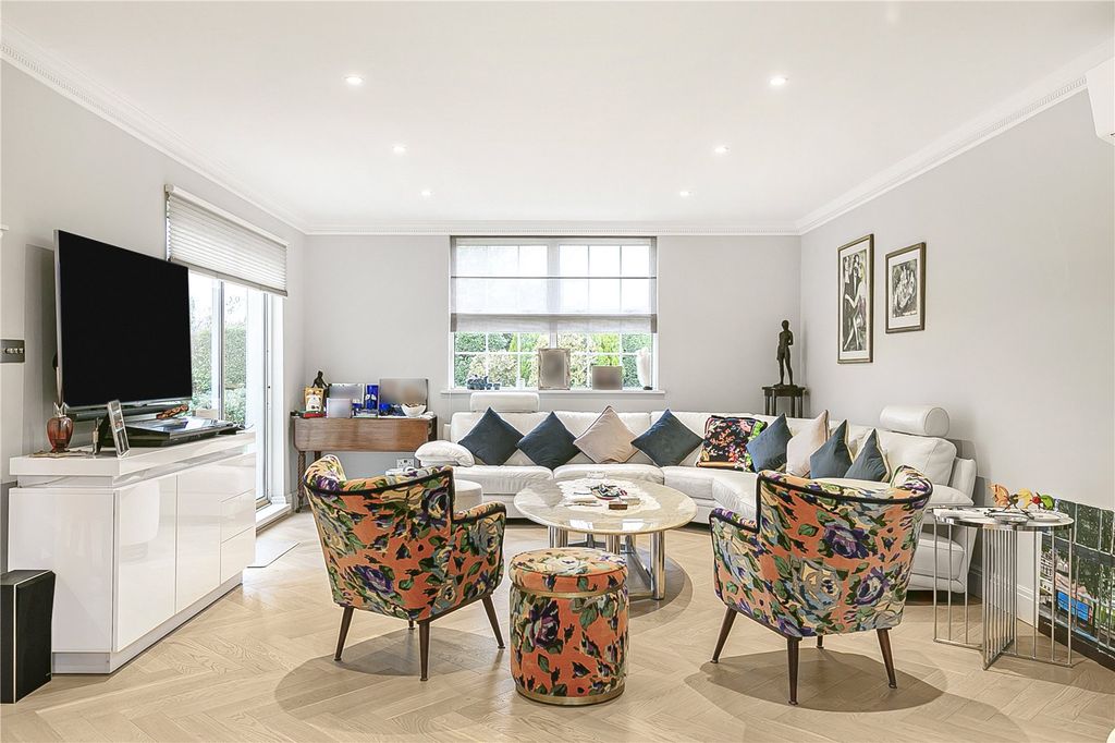 Property photo 2 of 33 Picture No. 50