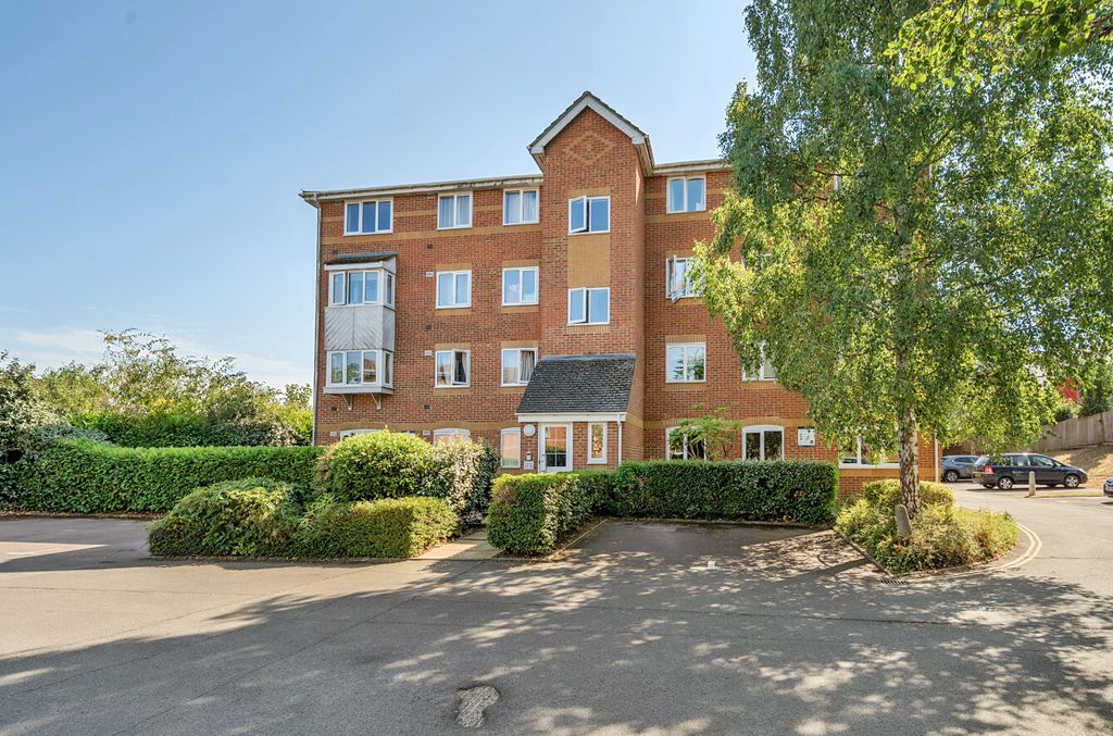 Property photo 1 of 12 1481392-17-6A5533...
