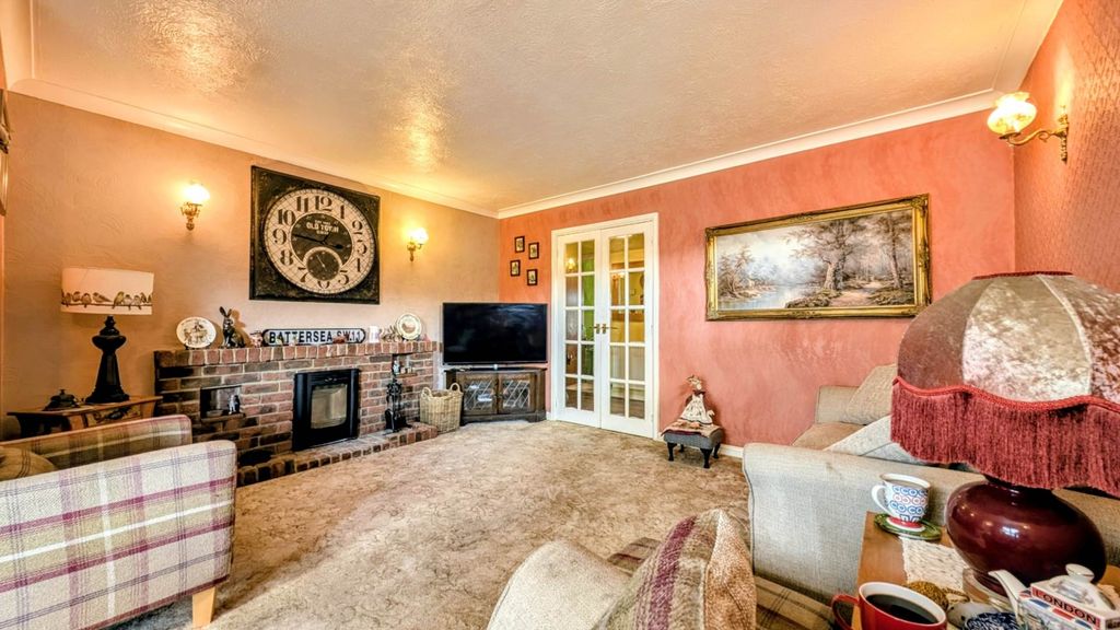 Property photo 3 of 18