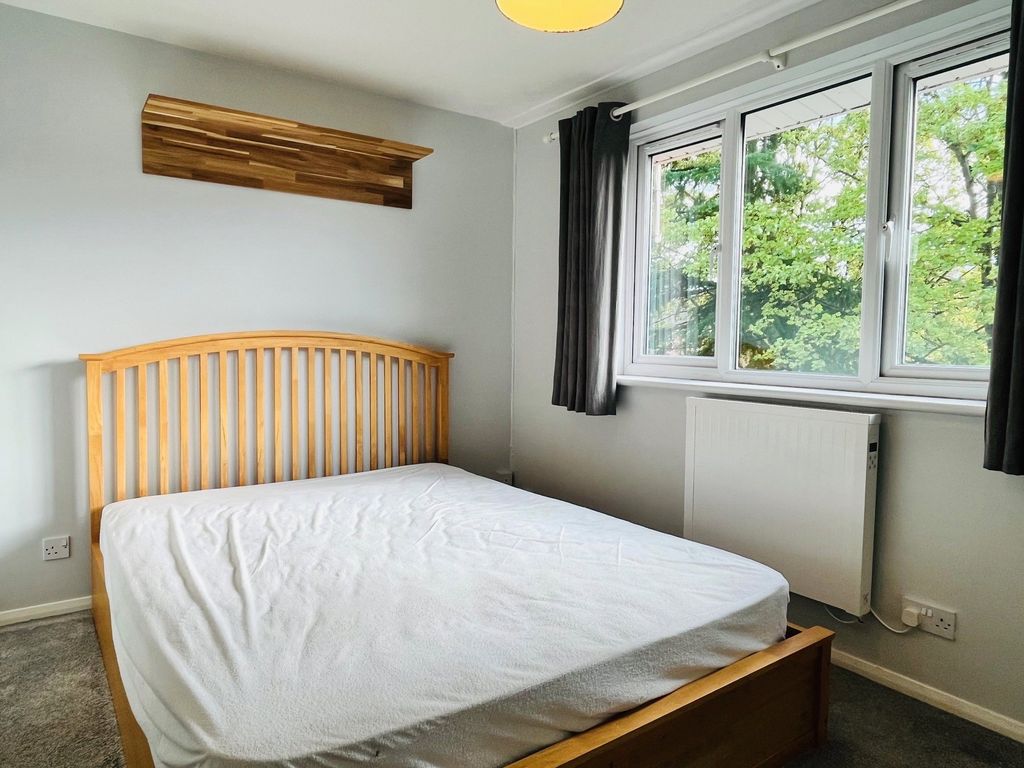 Property photo 2 of 12 Bedroom 1