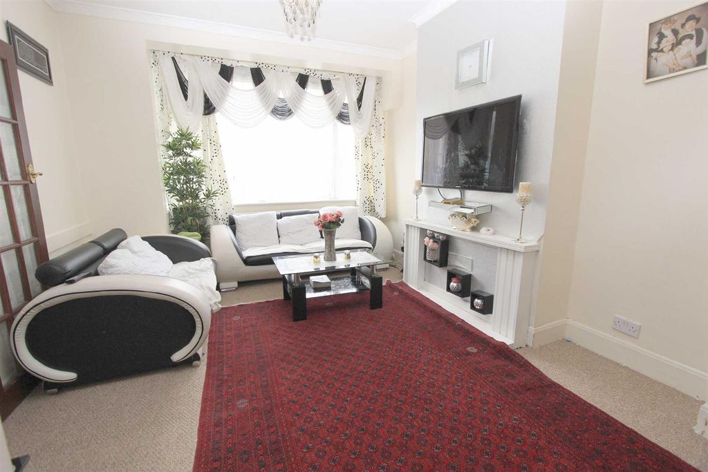 Property photo 2 of 10