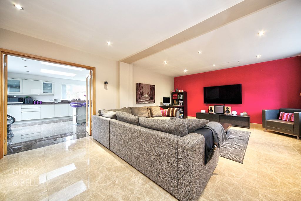 Additional image 5 of 4 bed detached house for saleOld Bedford Road, Luton, Bedfordshire LU2