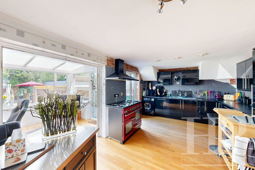 Property photo 2 of 19