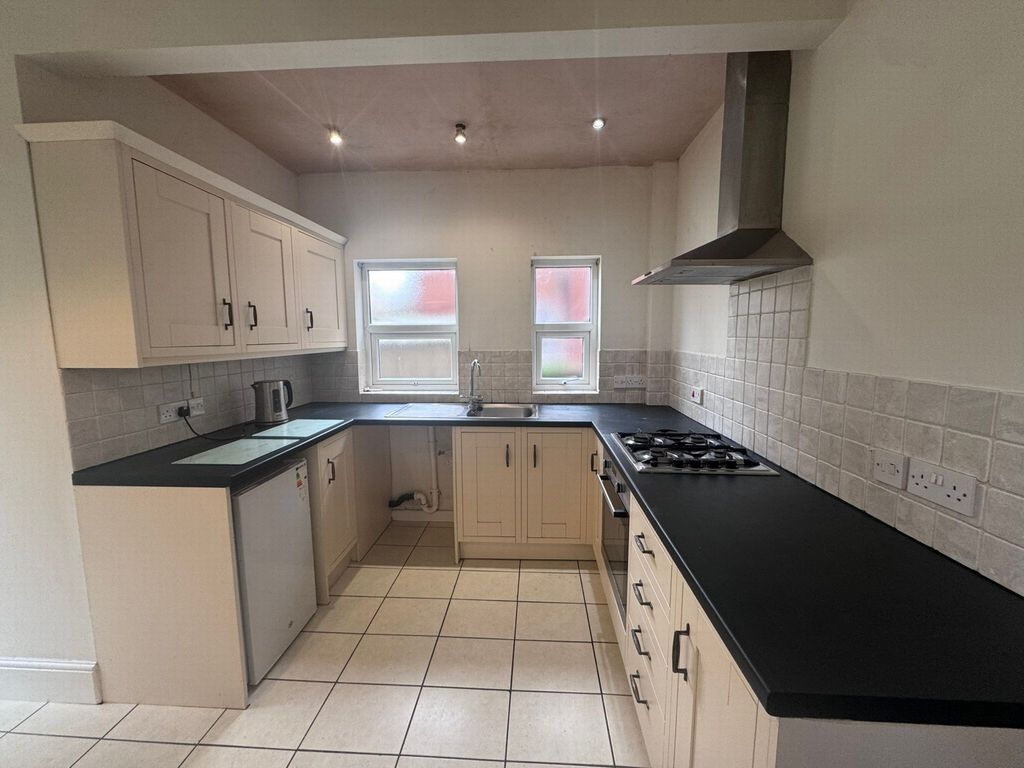 Additional image 6 of 2 bed flat to rentHydro Avenue, West Kirby CH48