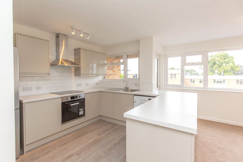 Property photo 3 of 12 Picture No. 06