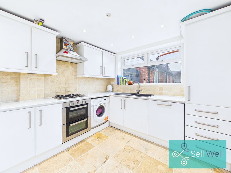 Property photo 3 of 25 Kitchen