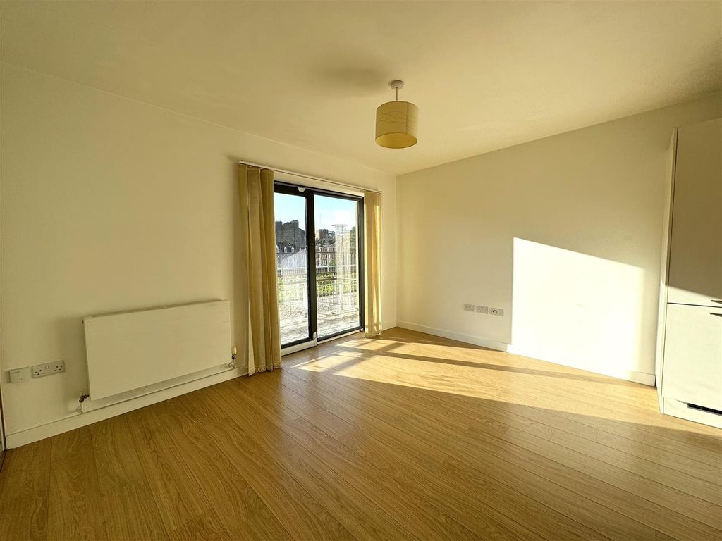 Property photo 2 of 7 Citrus - Lounge