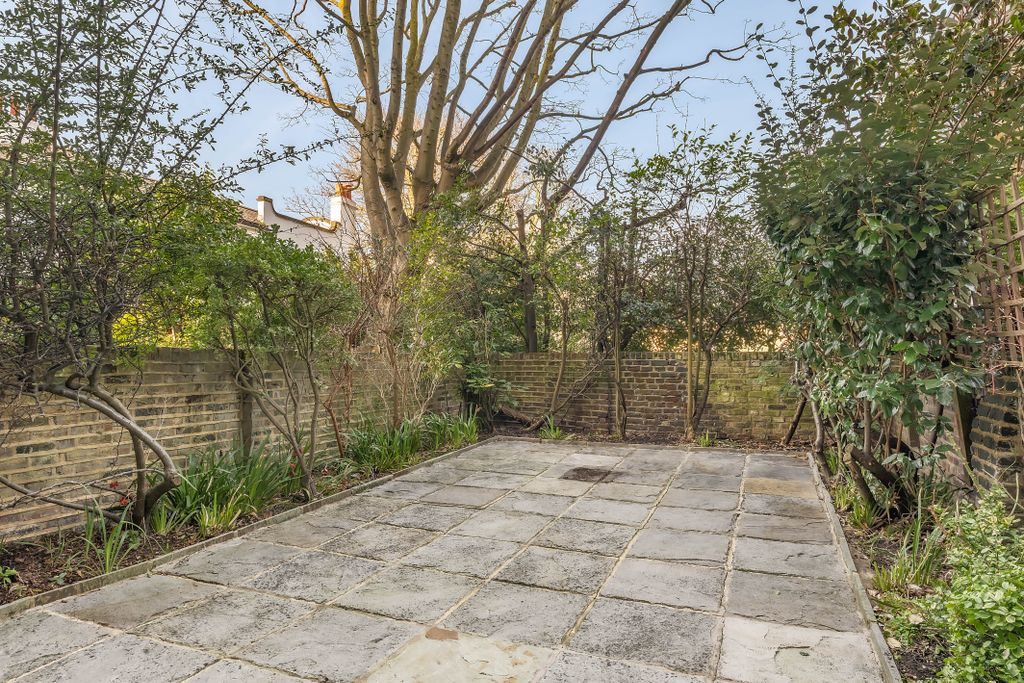 Property photo 2 of 11