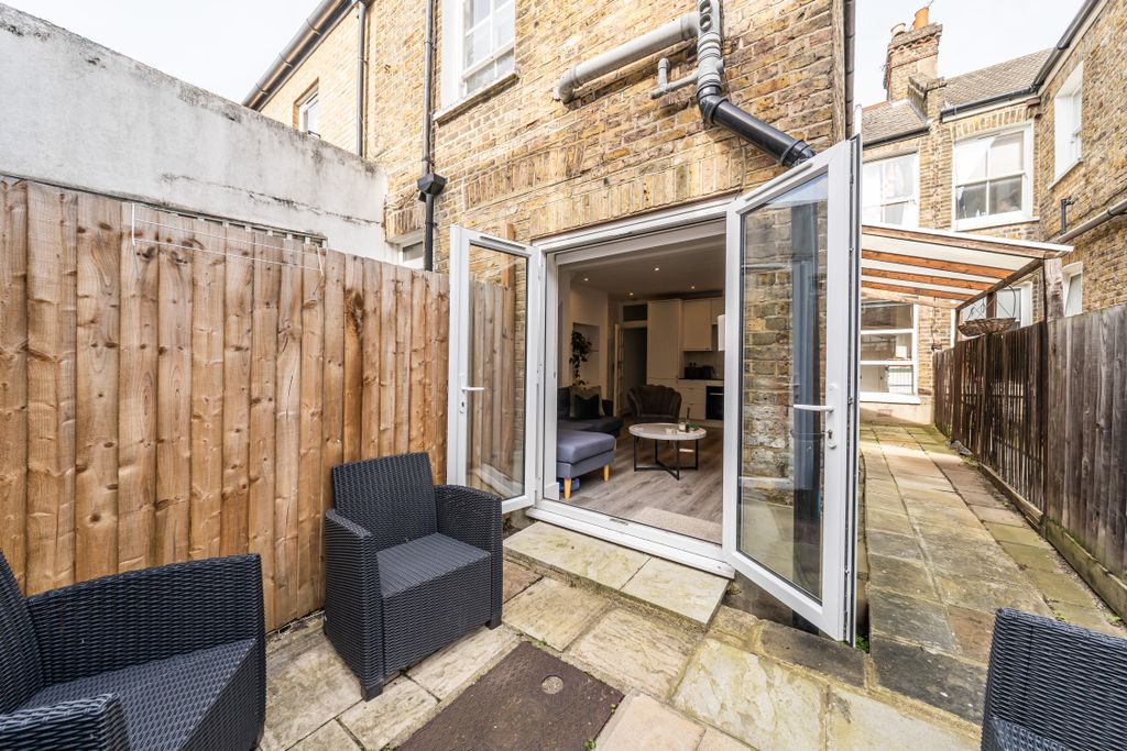 Property photo 3 of 10