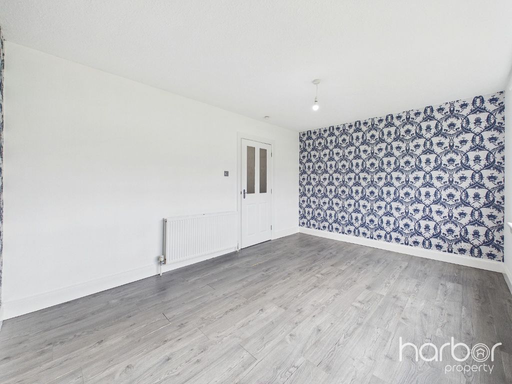 Property photo 3 of 14 5158145