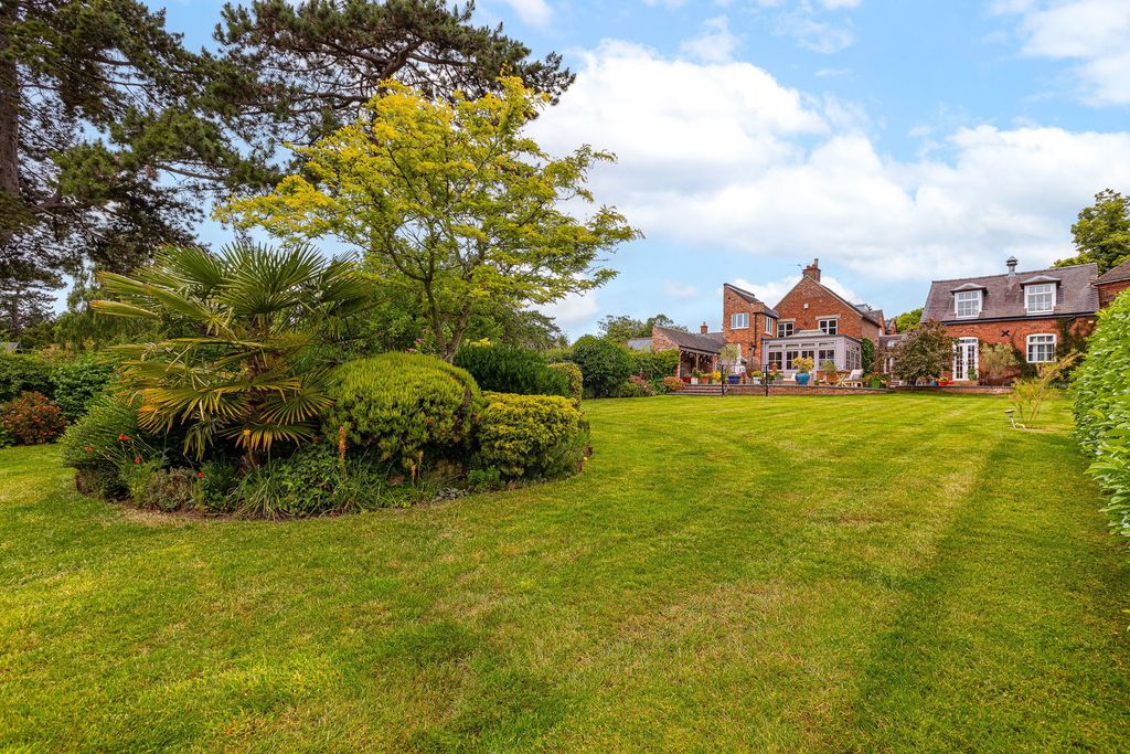 Property photo 2 of 54