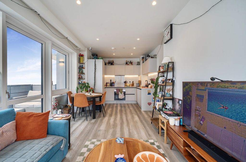 Property photo 1 of 12