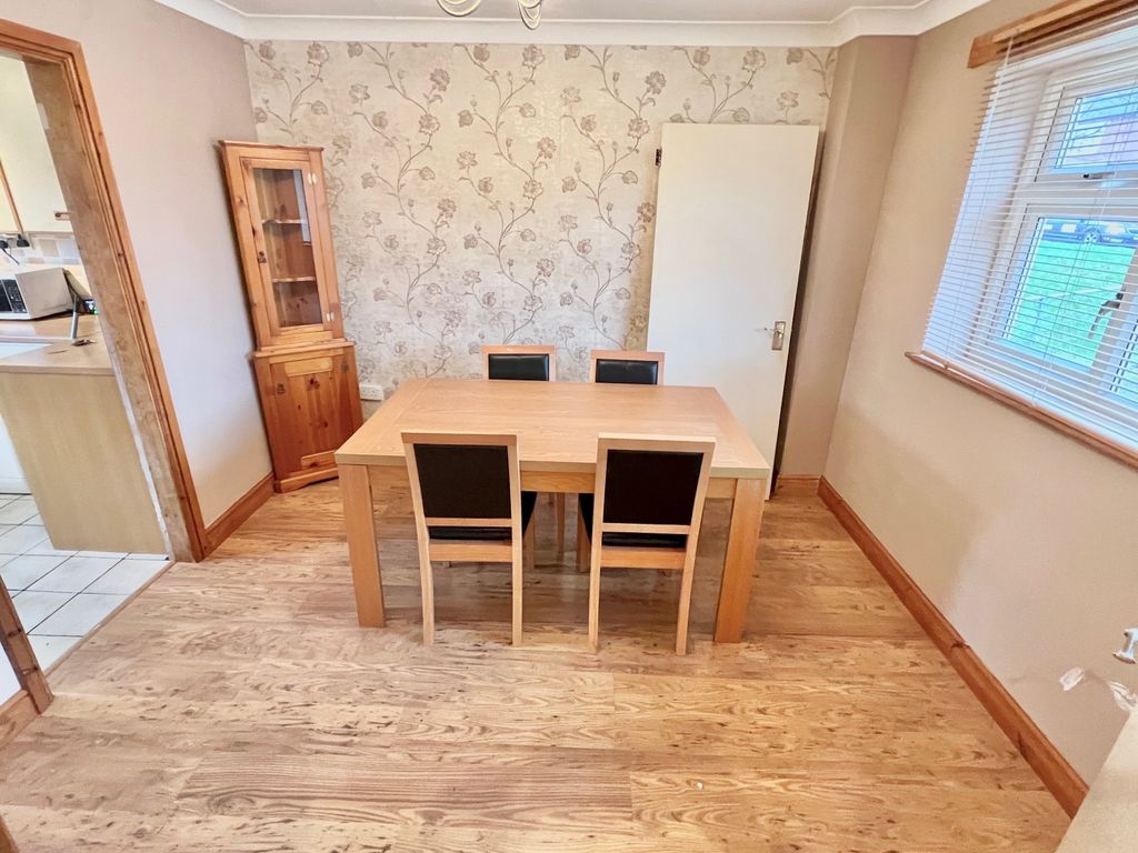 Property photo 2 of 7 Dining Room