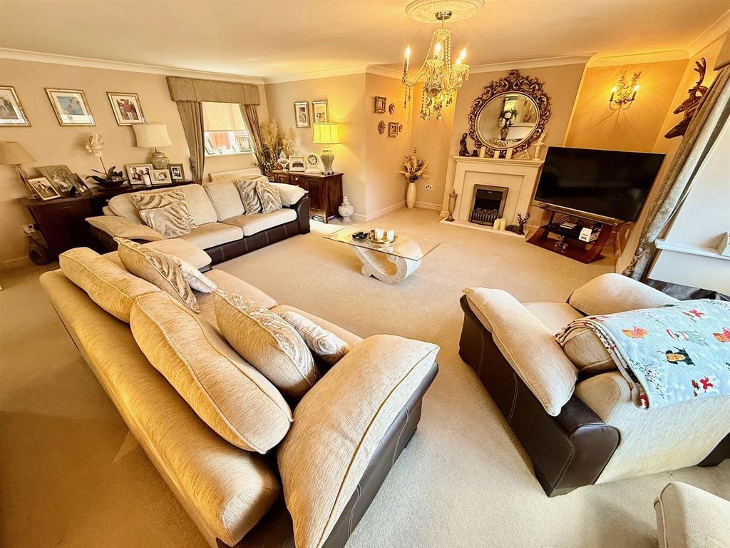 Property photo 2 of 28 Living Room