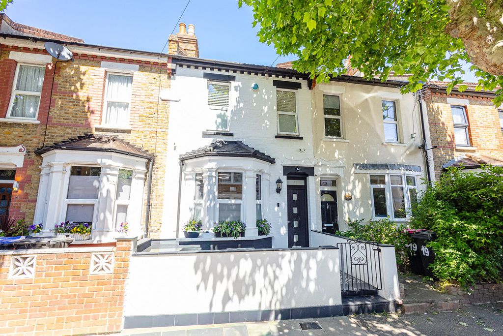Property photo 2 of 42
