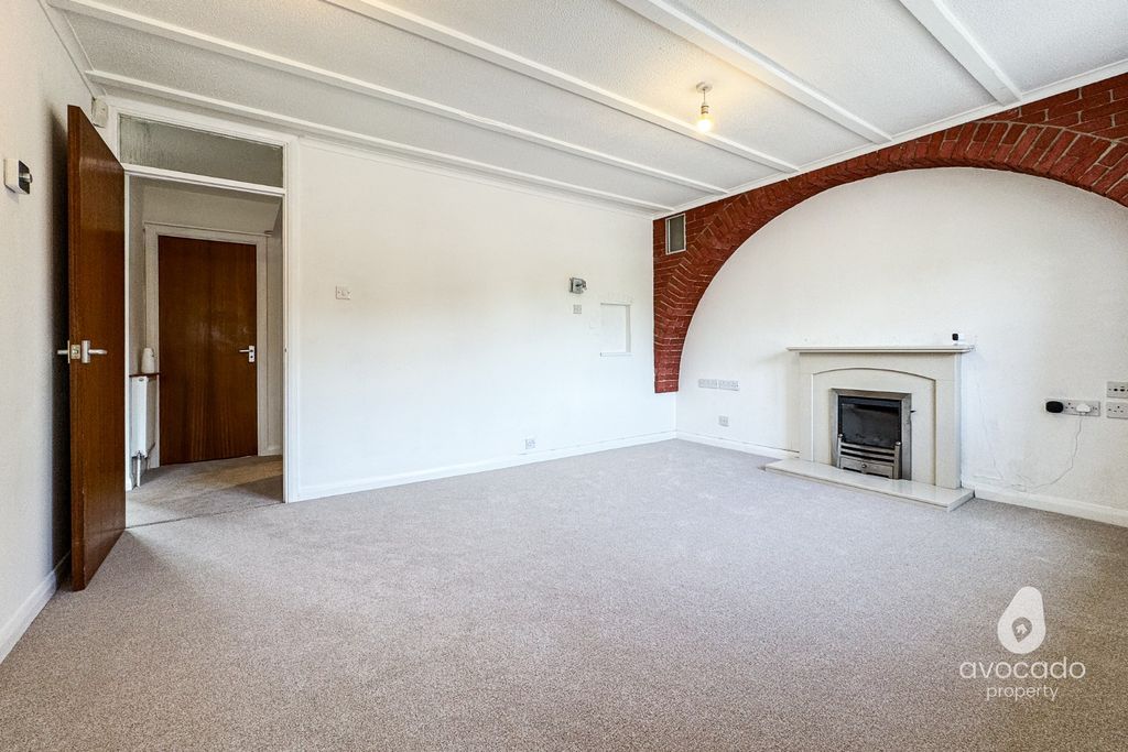 Property photo 3 of 18 5037085