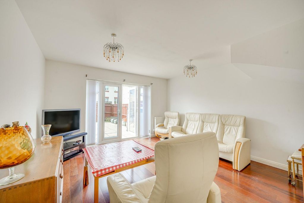 Property photo 2 of 16