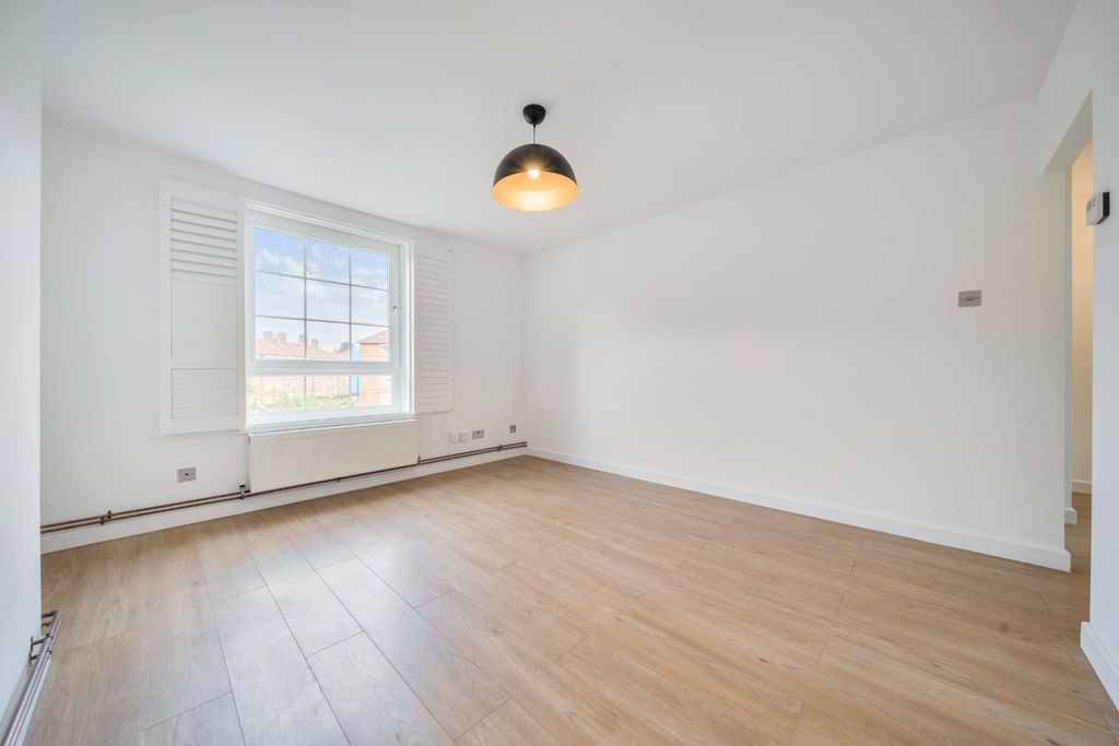Property photo 2 of 12 3996763
