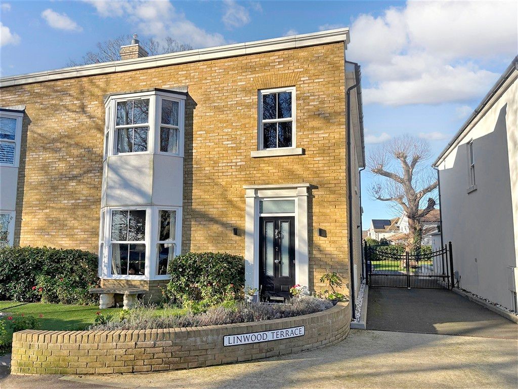 Property photo 1 of 13 Front