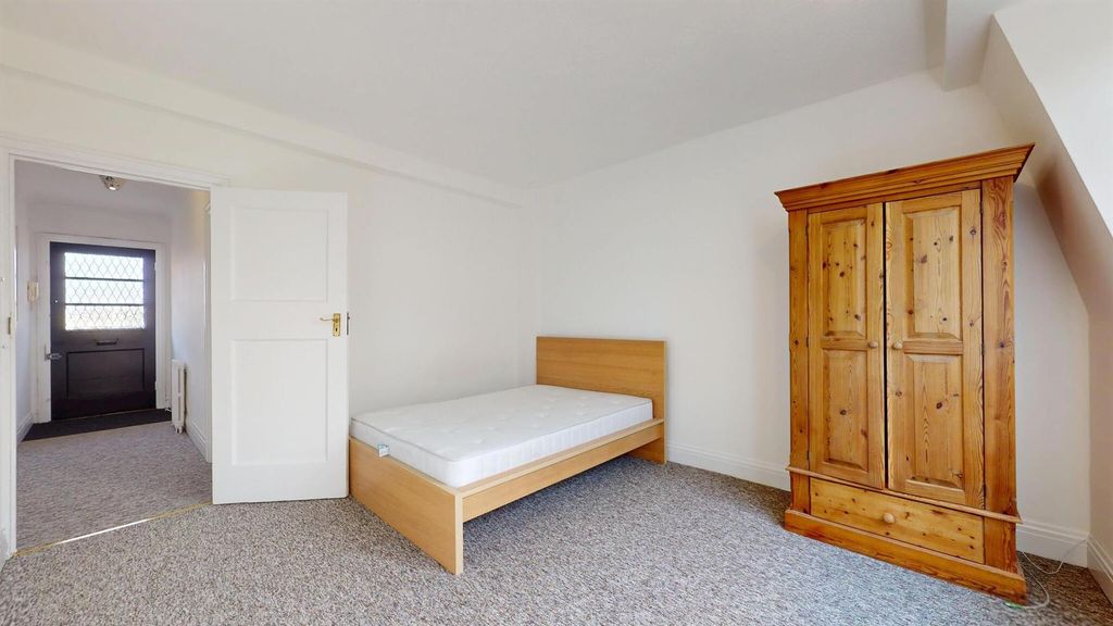 Property photo 2 of 11 689B23Fa57F012Be21d59441_11F8Fabe2Be7Ae341992F9742