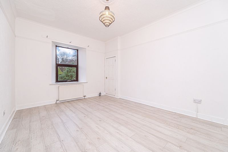 Property photo 3 of 20 Lounge