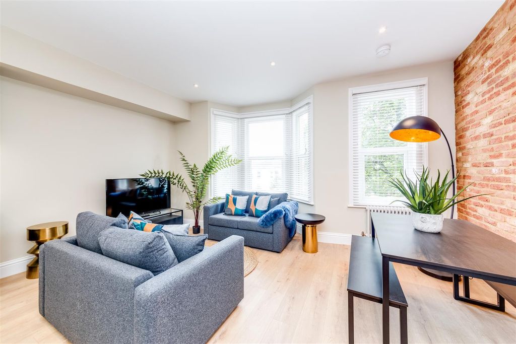 Property photo 2 of 13 Living Room / Dining