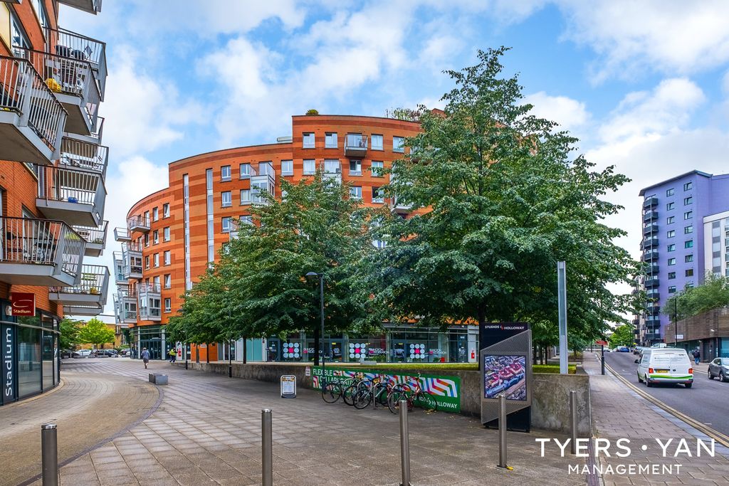 Property photo 1 of 16 External