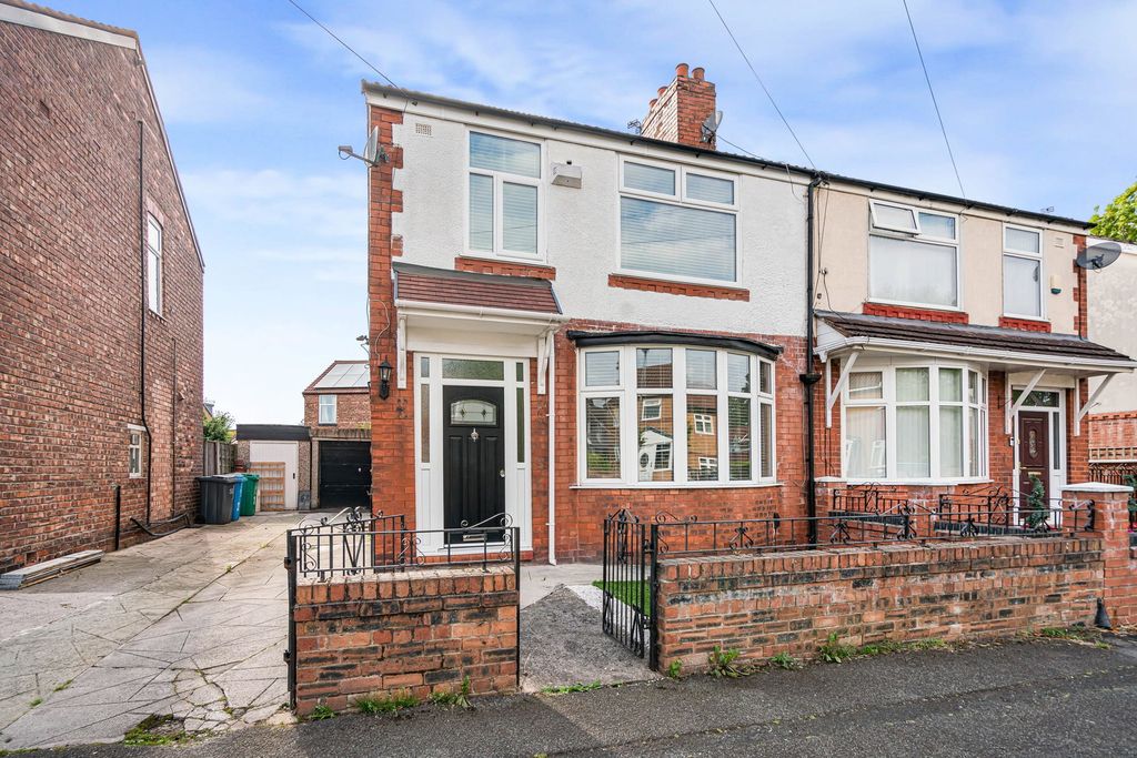 Property photo 1 of 25