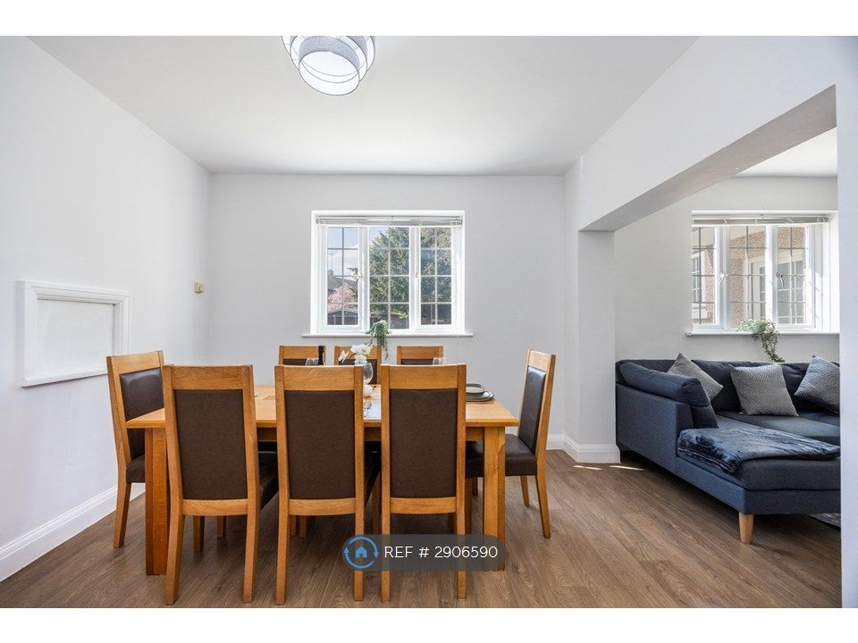 Property photo 2 of 35