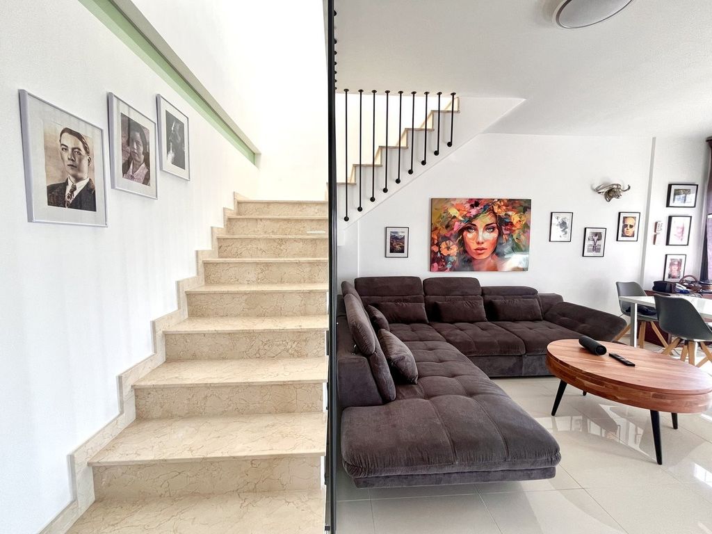 Property photo 3 of 29