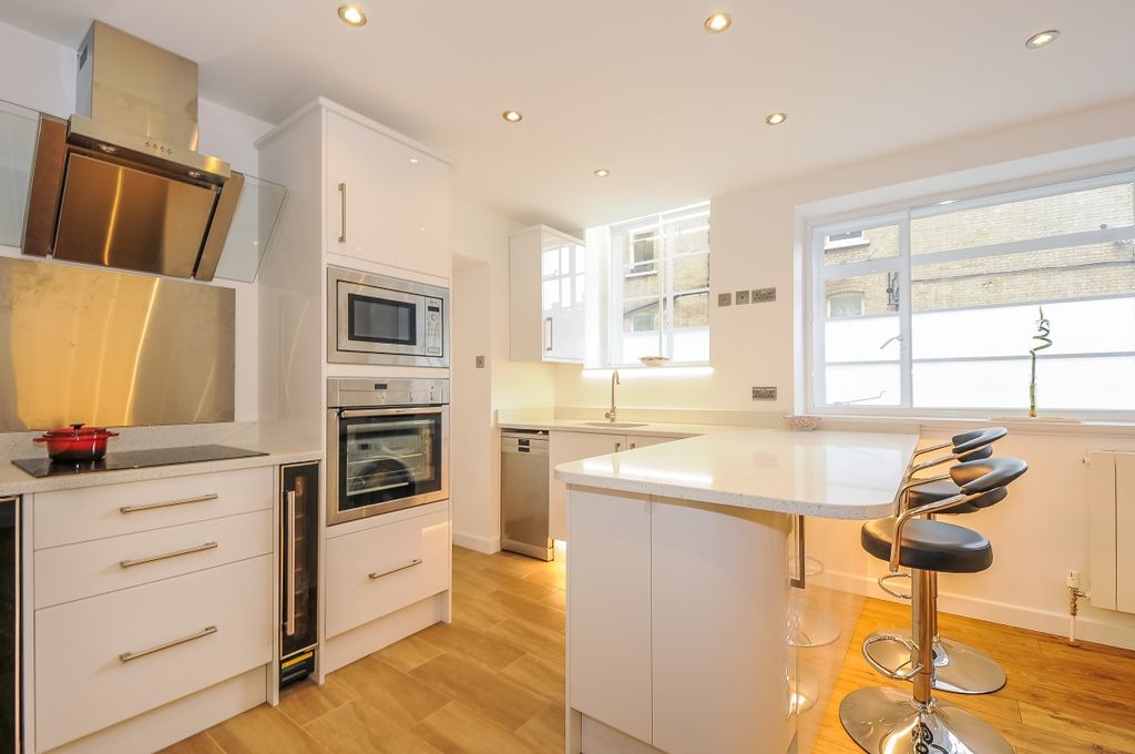 Property photo 2 of 8 Reception