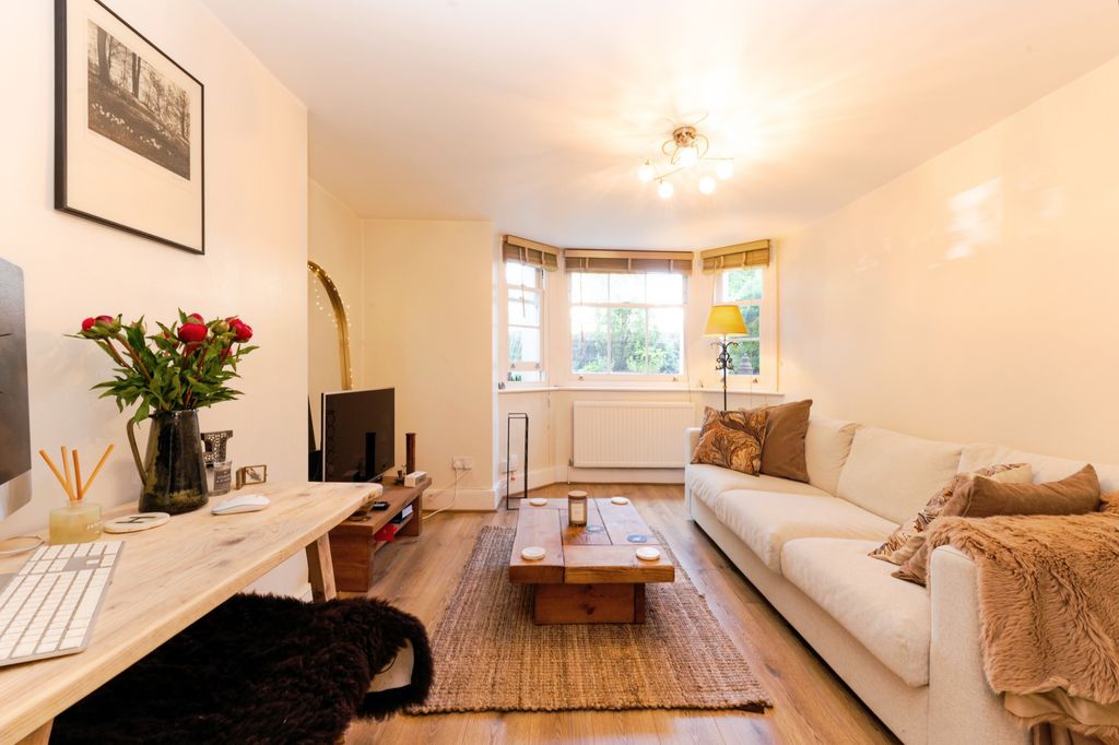 Property photo 2 of 9 Reception Room