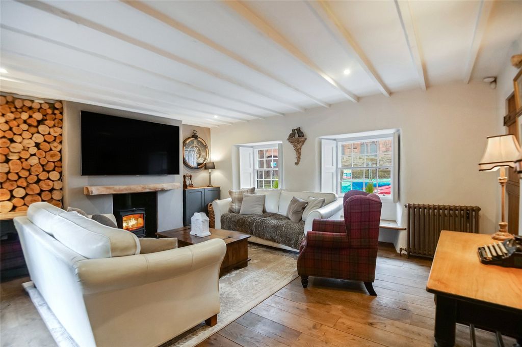 Property photo 3 of 26 Living Room