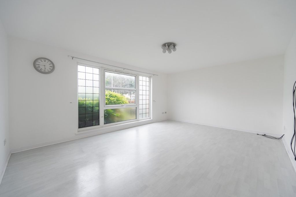 Property photo 2 of 12 Picture No. 02