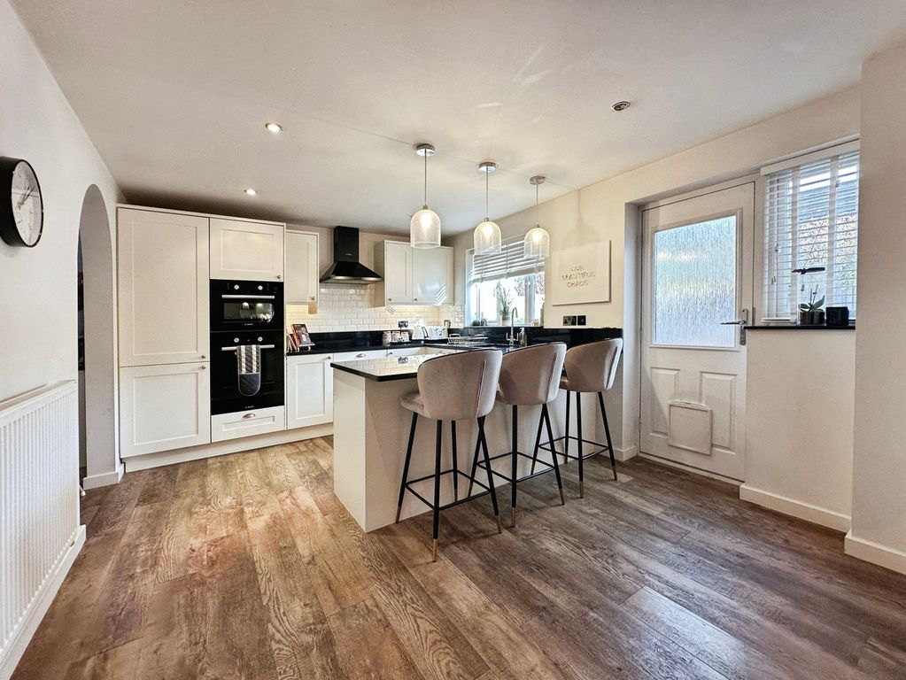 Property photo 3 of 30