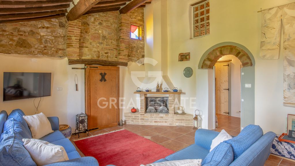 Property photo 2 of 26 Interiors