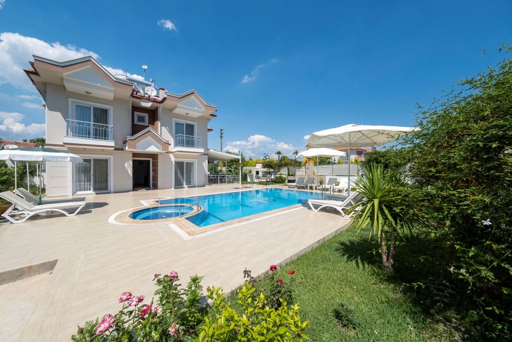 Property photo 3 of 18 4-Bed Dalyan Villa-Well-Maintained Garden