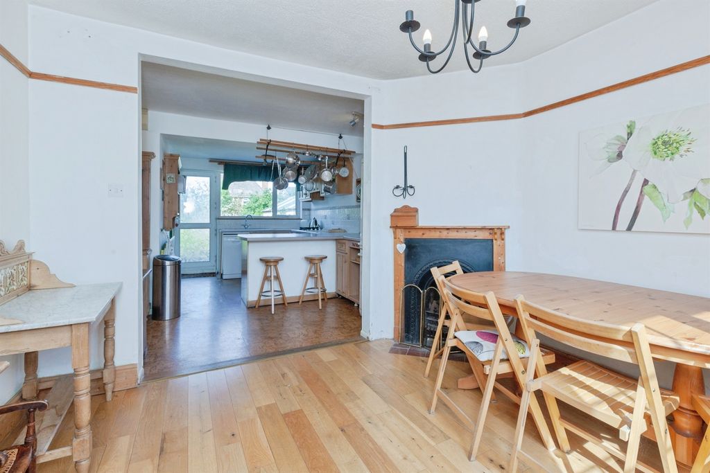 Property photo 3 of 20