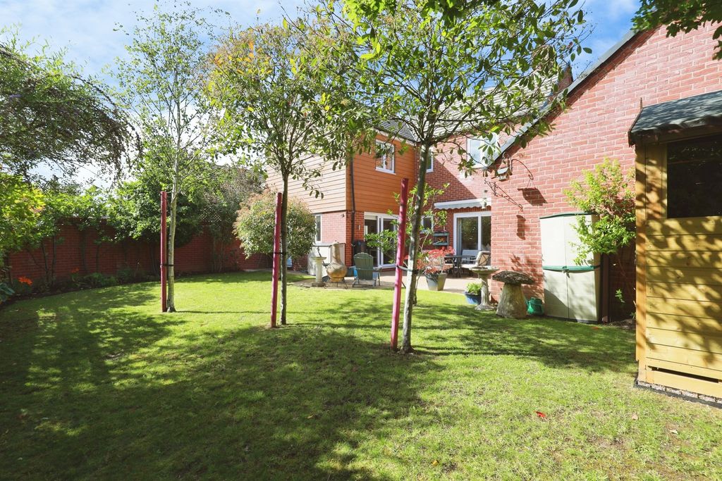 Property photo 3 of 23