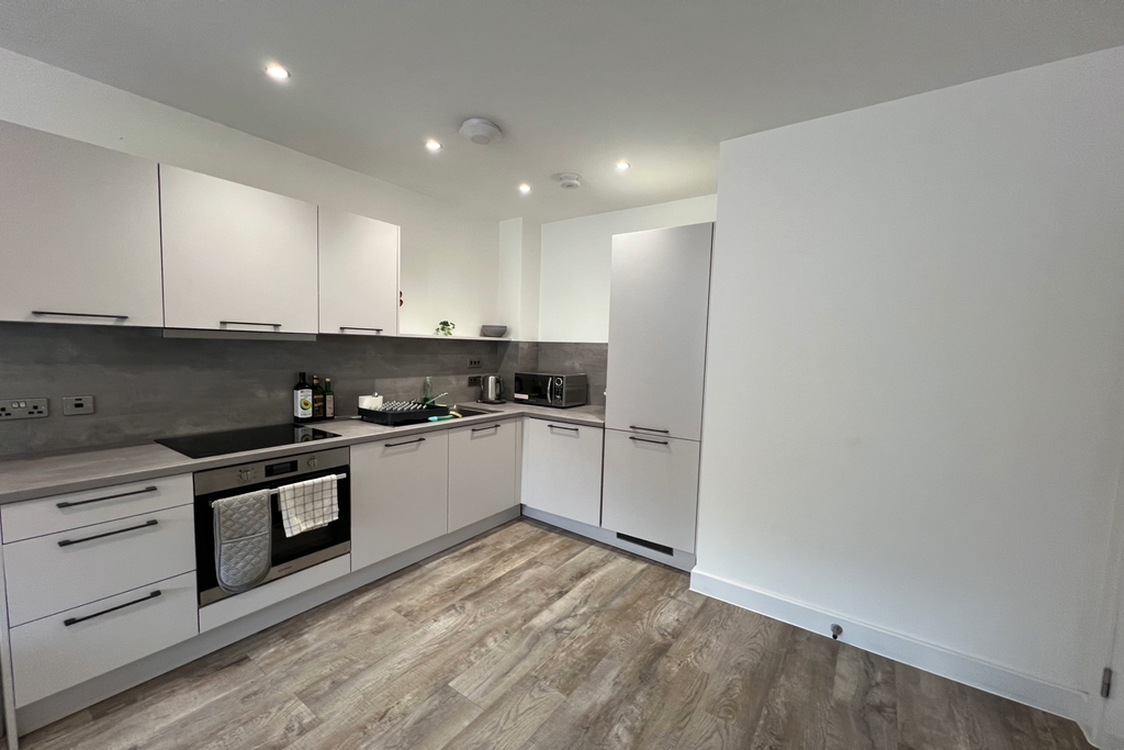 Property photo 2 of 8 Wagon Lane - Kitchen