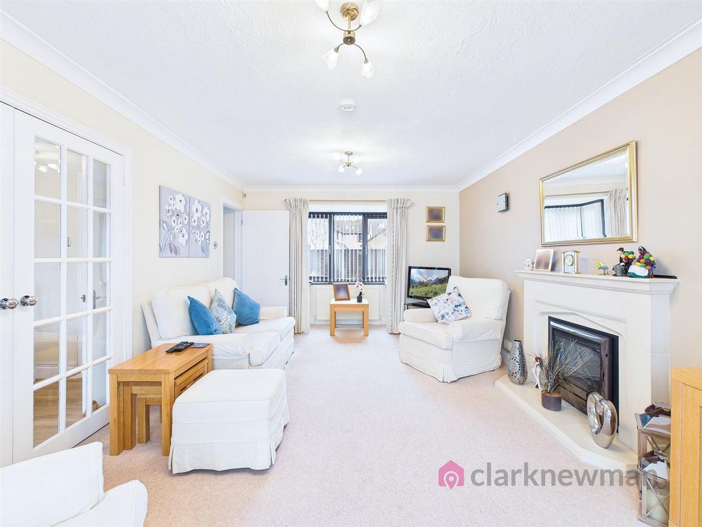 Property photo 3 of 25 Living Room