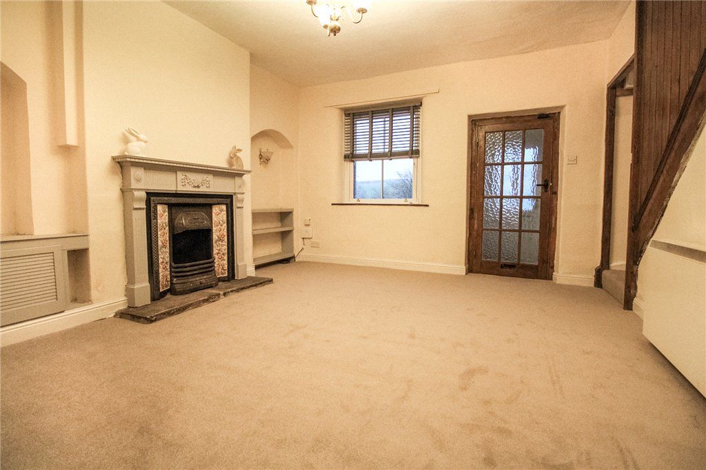 Property photo 2 of 11 Living Room