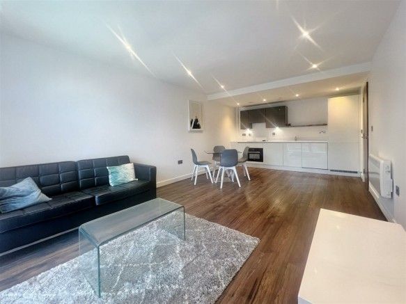 Property photo 2 of 9