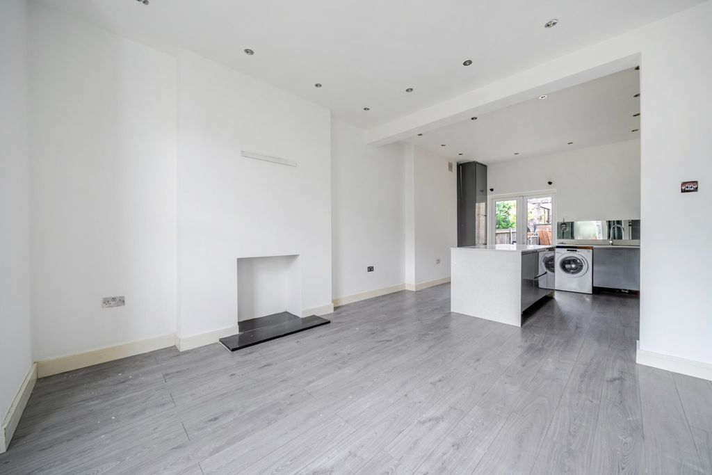 Property photo 2 of 23 1472670-9-6A22B1E...
