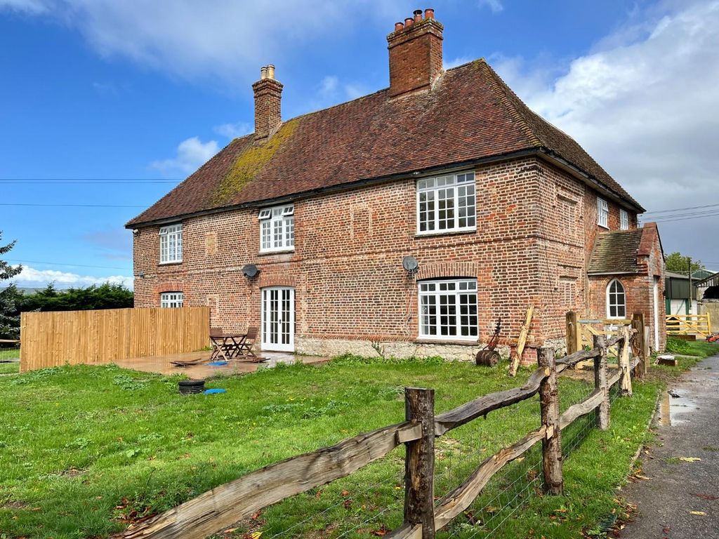 Property photo 1 of 12 Front (1).Jpeg